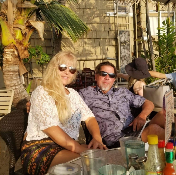 Meet your Posher, Suzy🌺 - Picture 9 of 12